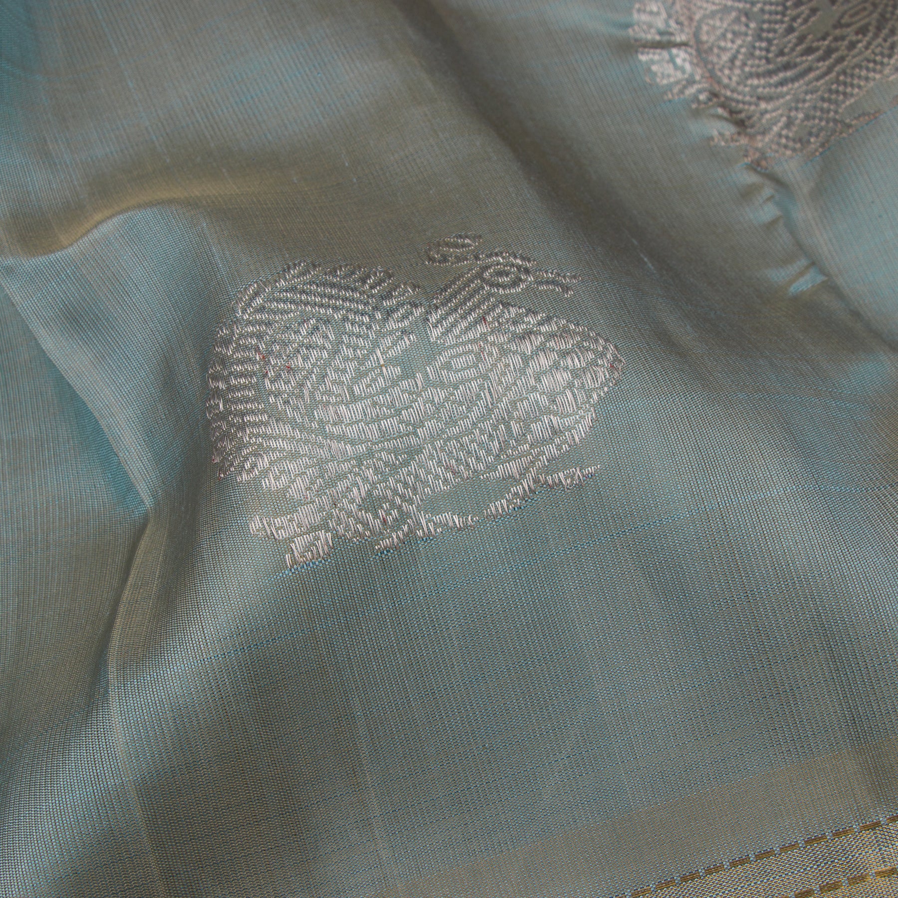 Kanakavalli Kanjivaram Silk Sari 22-041-HS001-12896 - Fabric View