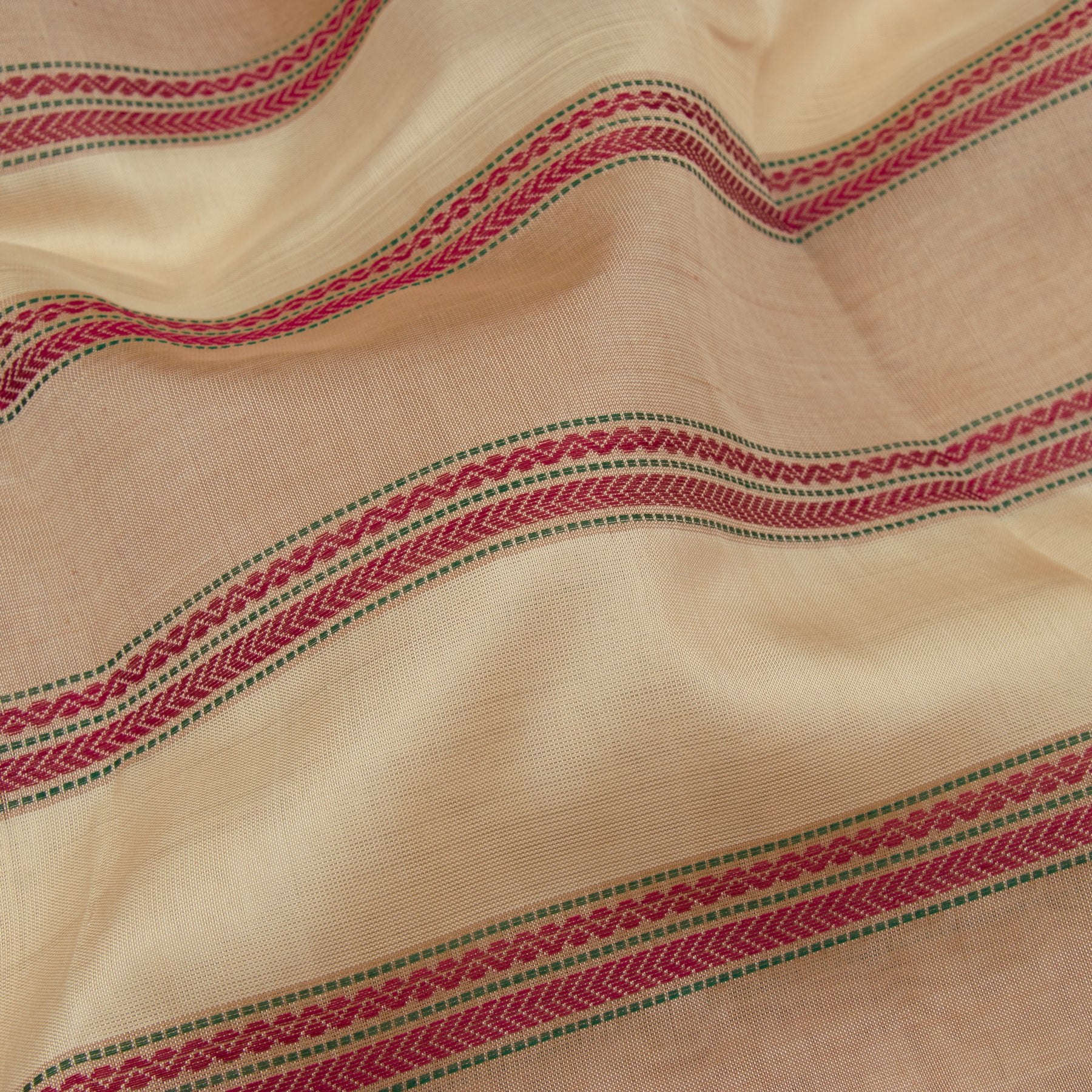 Kanakavalli Silk/Cotton Sari 22-598-HS005-09972 - Fabric View