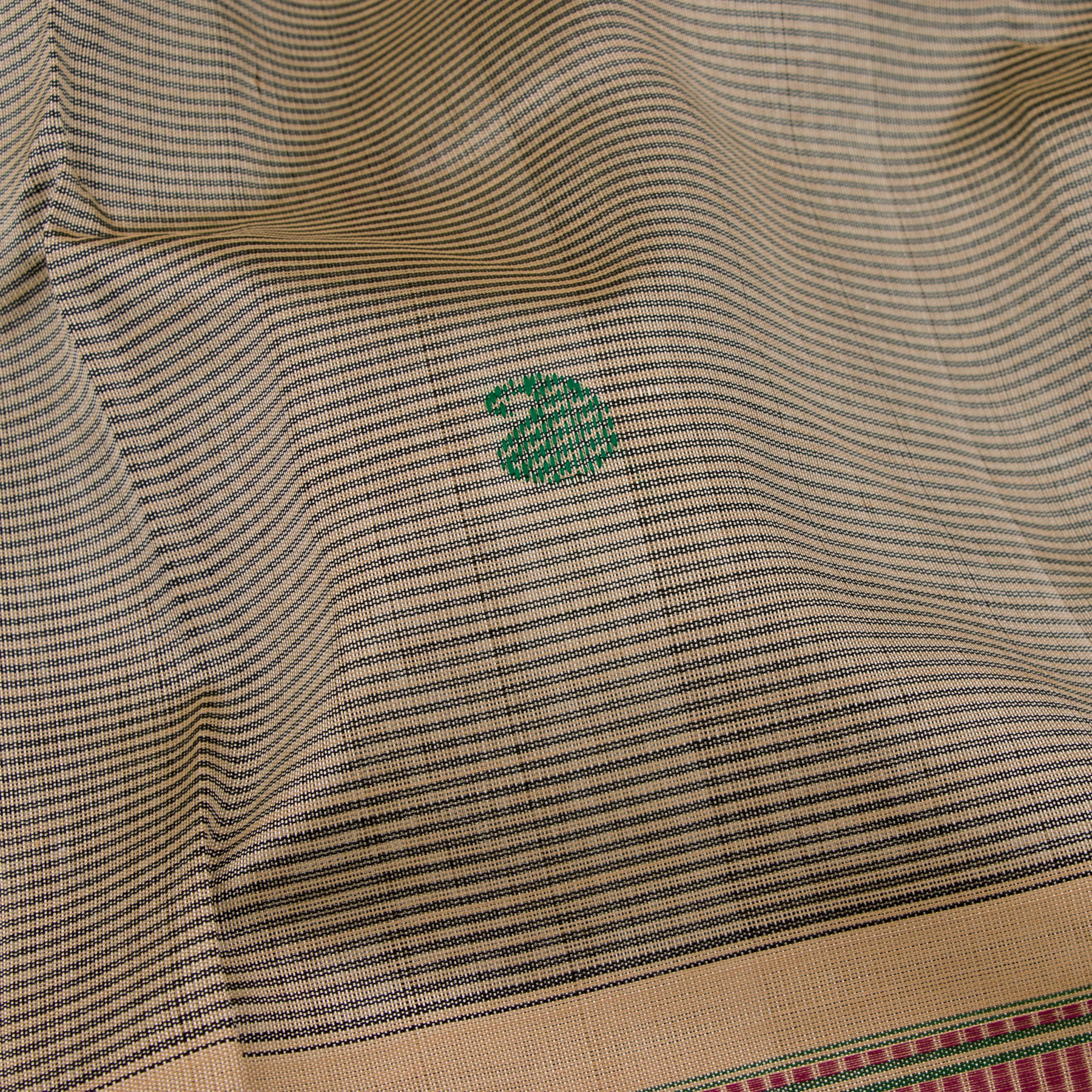 Kanakavalli Silk/Cotton Sari 22-598-HS005-13647 - Fabric View